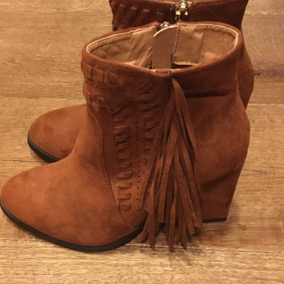 DIBA suede ankle boots with tassels, cinnamon, size 6. - Picture 3 of 12